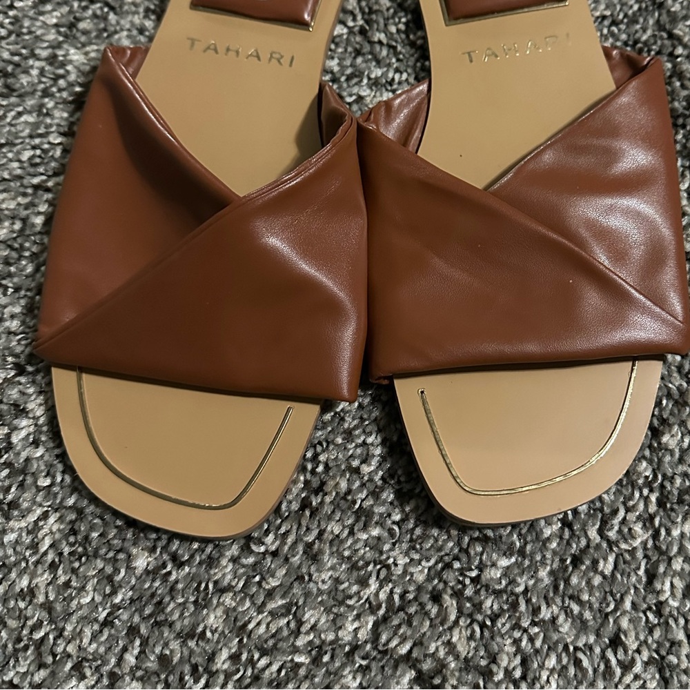 Women Brand New Flat Sandals